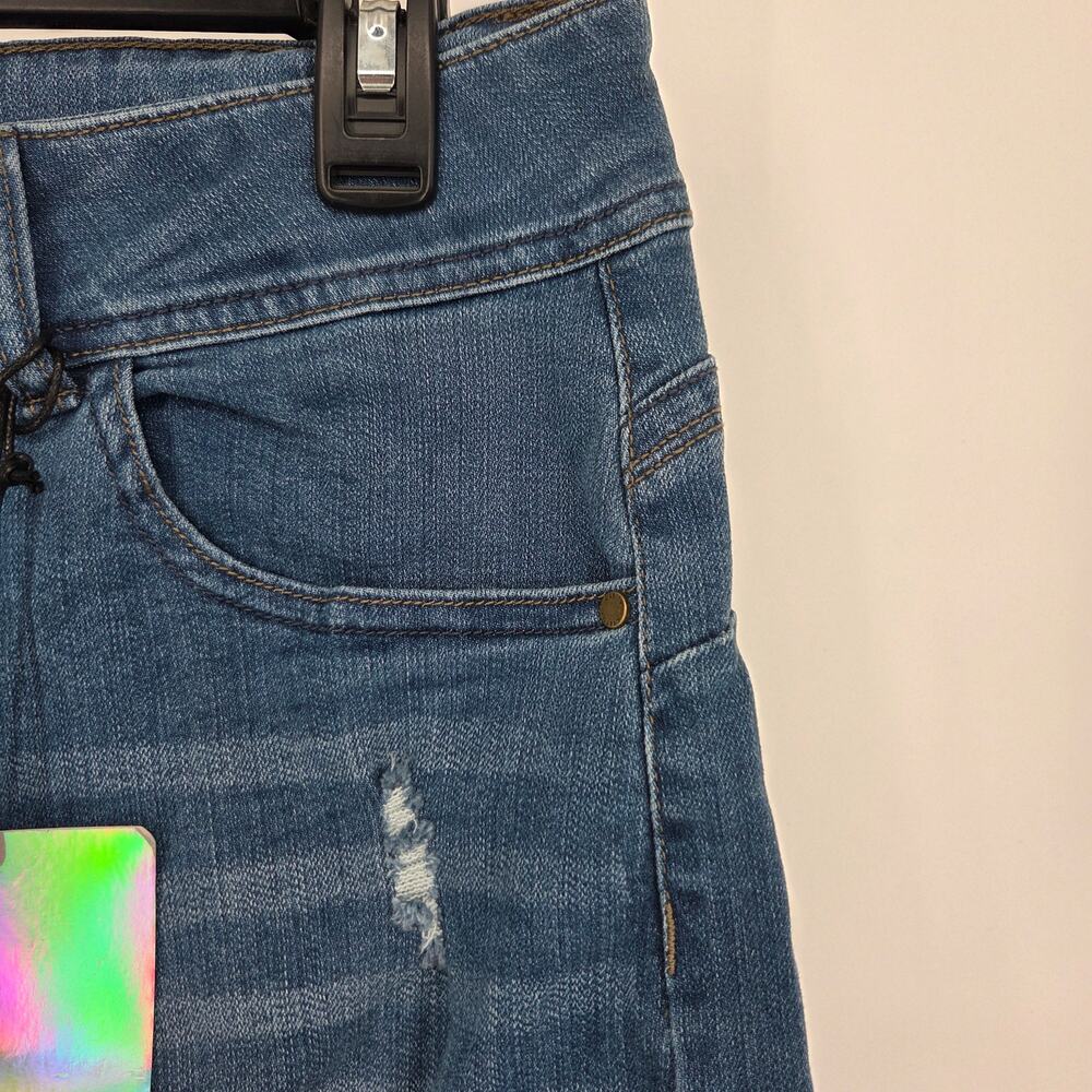NEW C'est Toi Denim Shorts Raw Hem Distressed Butt Boosting W8857 Size XL - Picture 3 of 7